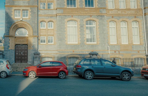 Beaumont Apartment | Super Duplex Central City Apt Free Private parking