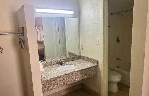 Tillmans Corner Hotel | Super Inn