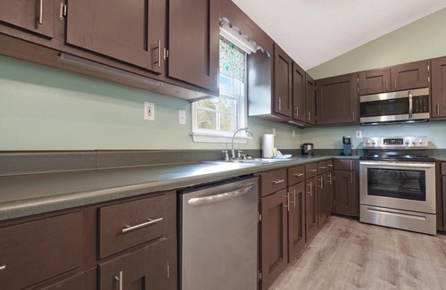 Gulf Shores House | Super Location~Boat & Pet Friendly~Book Now for a Relaxing Vacay!