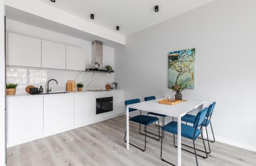 Wilanow Apartment | SuperApart Herbu Janina 4, Wilanów, szpital Medicover, Paley, parking