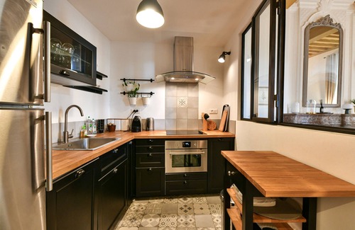 Uzes Apartment | SUPERB 18TH APARTMENT FACING THE DUCHE D'UZES