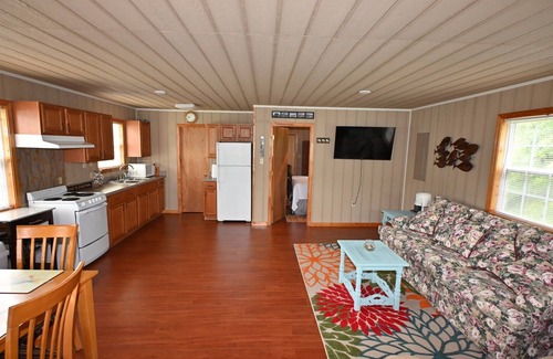 Lobelville House | Superb 2-bedroom house on the Tennessee River.