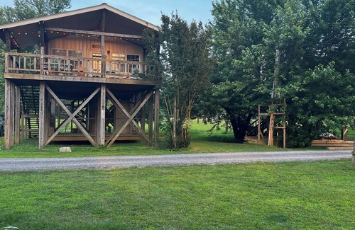 Lobelville House | Superb 2-bedroom house on the Tennessee River.