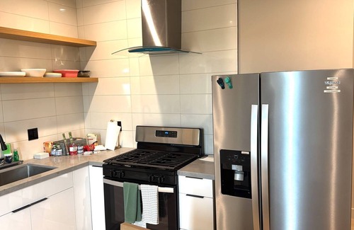 Boyle Heights Hotel | Superb 3-bedroom Apt in vibrant Los Angeles