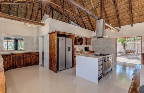 Greater Johannesburg Metropolitan Area Villa | Superb 7-bedroom villa in Sandton