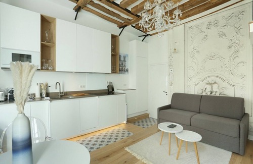 Saint-Merri Apartment | Superb Apartment Le Marais Center of Paris