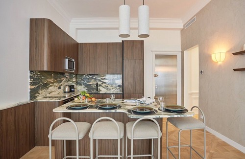 Faubourg-du-Roule Apartment | Superb Apartment on the Champs Elysees