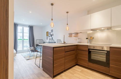 Saint-Tropez City Centre Apartment | SUPERB APARTMENT with Parking 0 2 pas de la place des lices