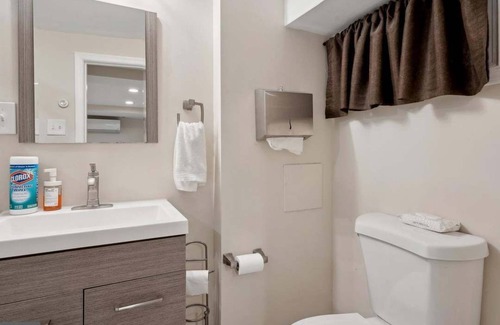 H Street Corridor Apartment | Superb apartment with AC in vibrant Washington