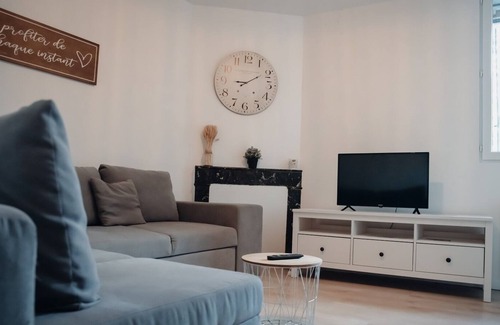 Ernee Apartment | Superb apartment with terrace in the city center