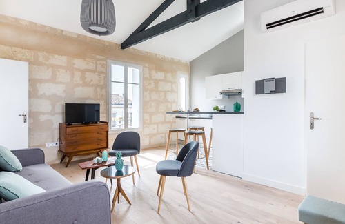 Chartrons Apartment | Superb flat in the heart of the Chartrons, renovated, spacious and bright