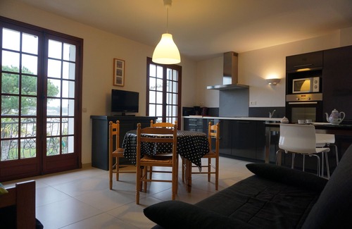 Saint-Georges-de-Didonne Apartment | Superb 4-person apartment facing the beach