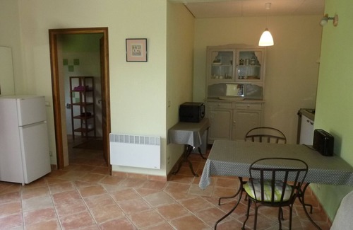 Le Barroux Apartment | Superb gite in Provence at the foot of Mont Ventoux