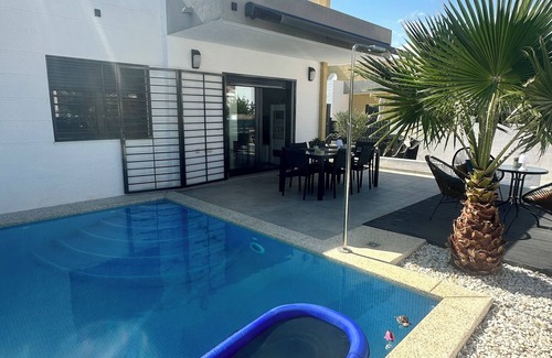 Hoya de los Patos Villa | Superb new design villa in a quiet location between sea and mountains