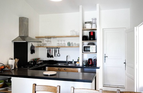 Roussillon Villa | Superb renovated Provencal villa with heated pool, in a quiet pine forest