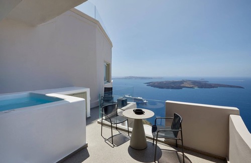 Firostefani Villa | Superb Santorini Villa | Villa Toraido | 1 Bedroom Suite | Outdoor Hot Tub |.