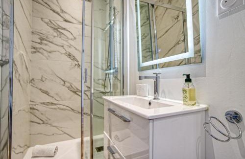 Cannes City Centre Apartment | Superbe 3 pièces refait à neuf classé 4 étoiles avec ascenseur et balcon à pied de la plage et du palais des festivals