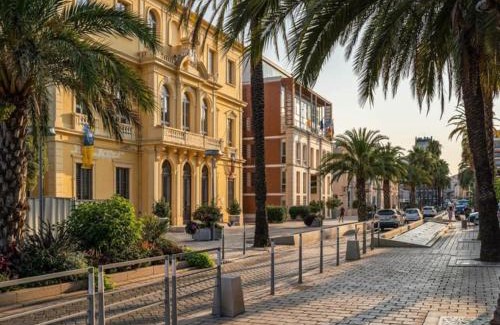 Giens Apartment | Superbe appartement 50M de la plage en bord de mer
