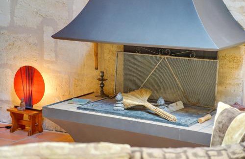 Nansouty-Saint-Genes Apartment | Superbe maison en pierre bordelaise
