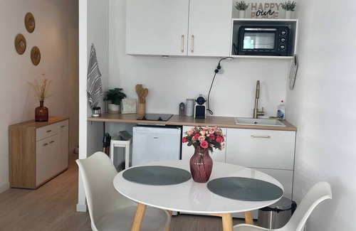 Gambetta Apartment | Superbe Studio à 5 min de Paris, au Cœur de la Défense, Refait à Neuf !