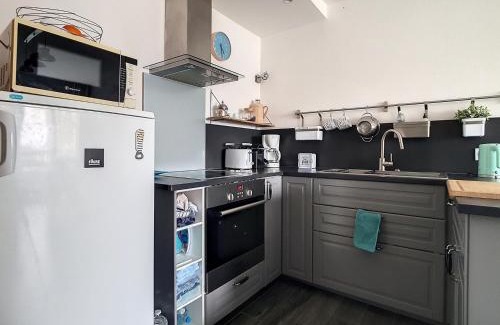 Courseulles-sur-Mer Apartment | Superbe T3 proche plages, port de plaisance, parking, WiFi - FR-1-746-6