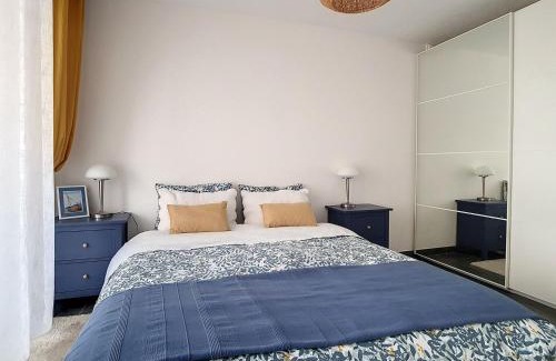 Courseulles-sur-Mer Apartment | Superbe T3 proche plages, port de plaisance, parking, WiFi - FR-1-746-6