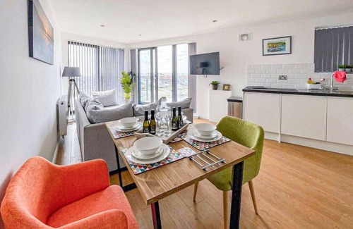 Shoreham-by-Sea Apartment | Superior 2 Bedroom Condo With Stunning Sea Views