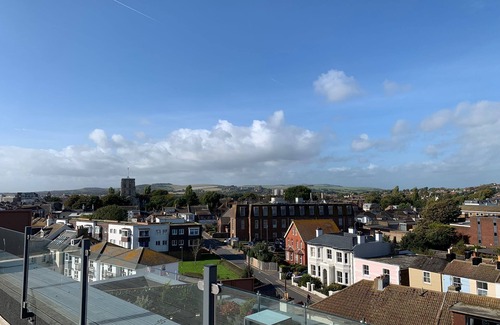 Shoreham-by-Sea Apartment | Superior 2 Bedroom Condo With Stunning Sea Views