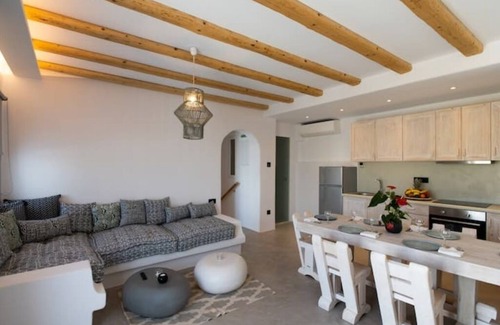 Ano Mera Villa | Superior 3 Bedroom Villa with Private Outdoor Pool