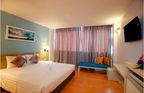 Karon Hotel | superior room #16, Karon beach