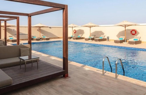 Garhoud House | Superior Room Near United Broadcast By Luxury Bookings