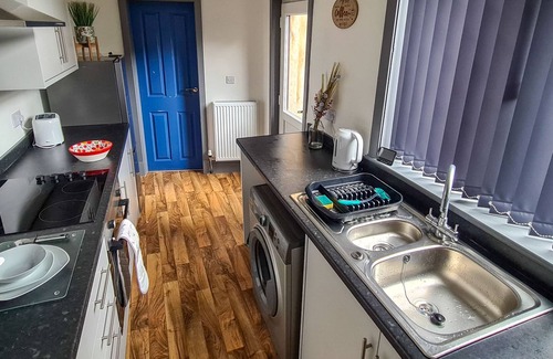 Burnley House | Superior Single Room with Ensuite Church view