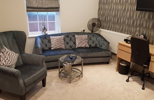 Yeovil Bed & Breakfast | Superior Twin Ensuite with Shower at The Keep