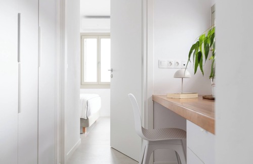 Drios Apartment | Superior Two-Bedroom Upper Floor Apt with Sea View By Triotissa Local Living D