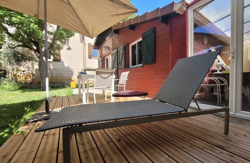 Bords de Marne Ski Chalet | Sur une Ile en bord de marne guest house