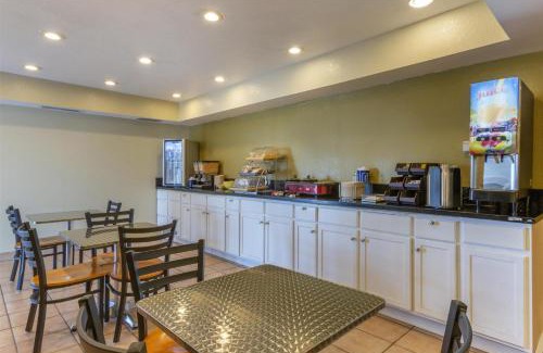 Chambers Hotel | SureStay by Best Western Chambers Petrified Forest