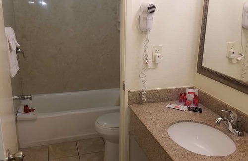 Hollister Hotel | SureStay Hotel by Best Western Hollister