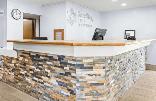 Beaumont Hotel | SureStay Plus by Best Western Beaumont