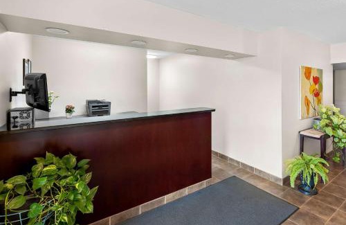 Hardisty Hotel | SureStay Plus Hotel by Best Western Hardisty