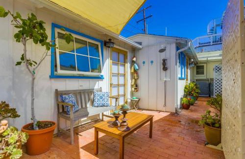 Beach Barber Tract House | Surf and Sand Beach Bungalow