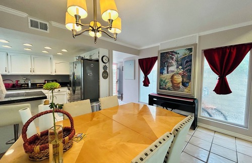 Huntington Beach Cottage | Surf Chalet - Awesome beautiful Gem by the beach in the Surf City