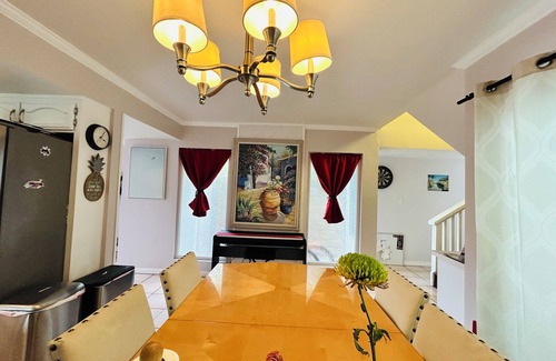Huntington Beach Cottage | Surf Chalet - Awesome beautiful Gem by the beach in the Surf City