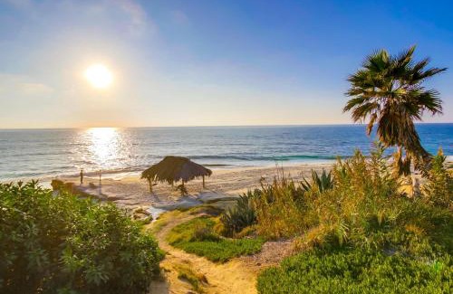 Beach Barber Tract House | Surf Shack 3