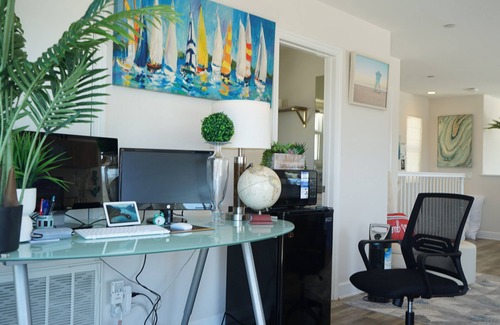 Huntington Beach House | Surf, Sun &Fun! Beachside Bliss-4 Blocks to Waves