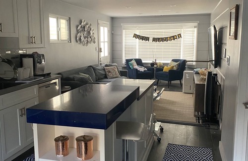 Surfside House | Surfside Classic Californian Cottage Steps To A Guard Gated Private Beach