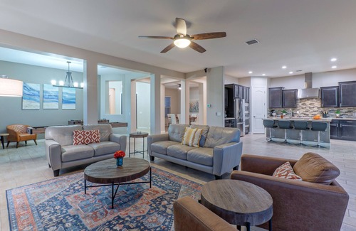 Surprise Farms House | Surprise: One Story, Mt VIEWS, Games, Pool w/Optional Heat, Spa, Outdoor Wood Fireplace & Gas Grill