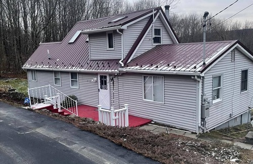 Susquehanna House | Susquehanna Waterfall Haven