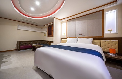 Guun-dong Hotel | Suwon Guundong Cinema