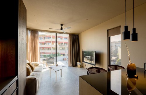 Vouliagmeni Apartment | Svarna Vouliagmeni Suite