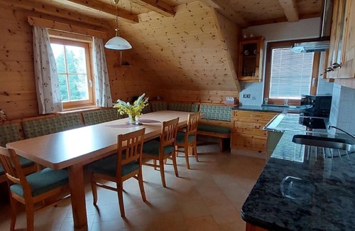 Bad Sankt Leonhard im Lavanttal House | Swiss stone pine hut with fantastic views